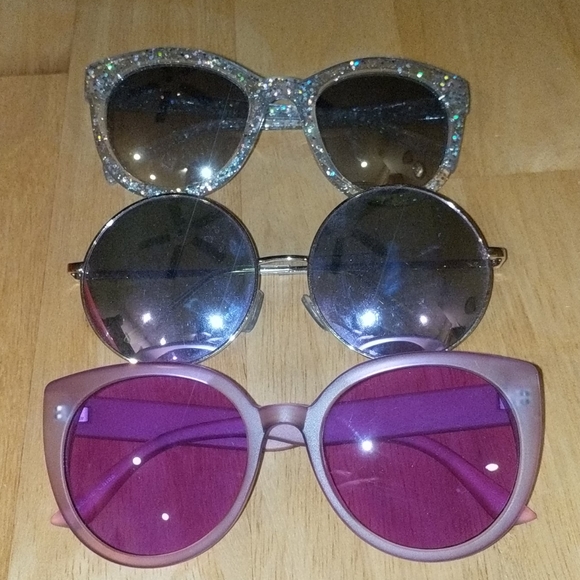 Fun sunglasses bundle - Picture 2 of 3